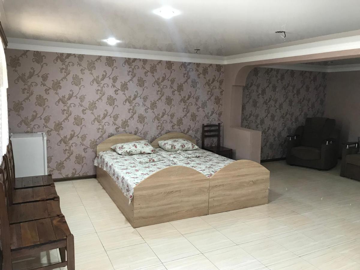 Гостевой Дом "Амза" Bed & Breakfast Tqvarcheli Екстериор снимка