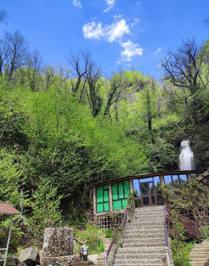 Гостевой Дом "Амза" Bed & Breakfast Tqvarcheli Екстериор снимка